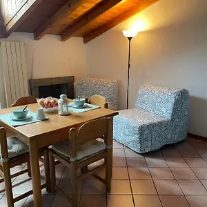 Apartamento La Casa Rustica Di Ale E Becky, Bérgamo